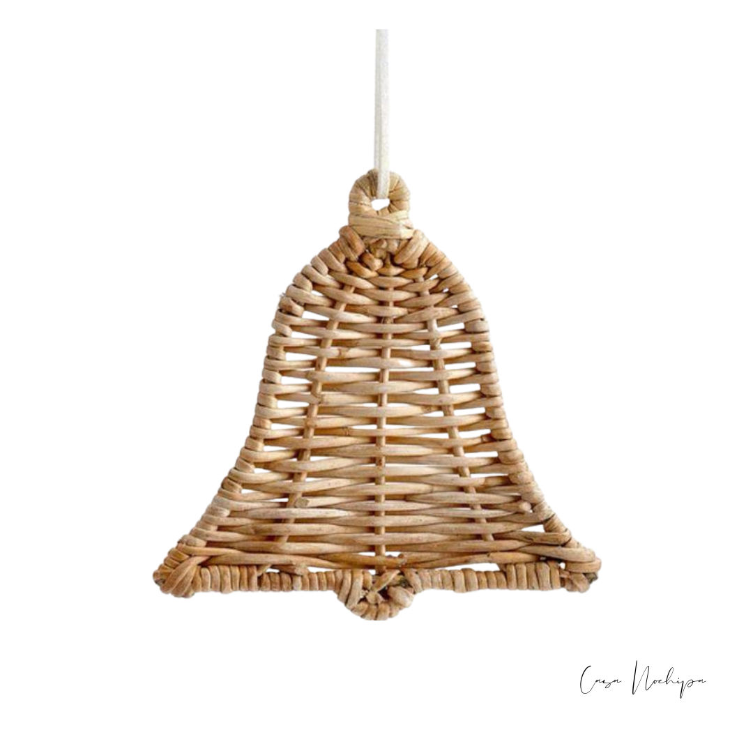 Campana navideña tejida artesanalmente con fibras naturales – decoración mexicana consciente