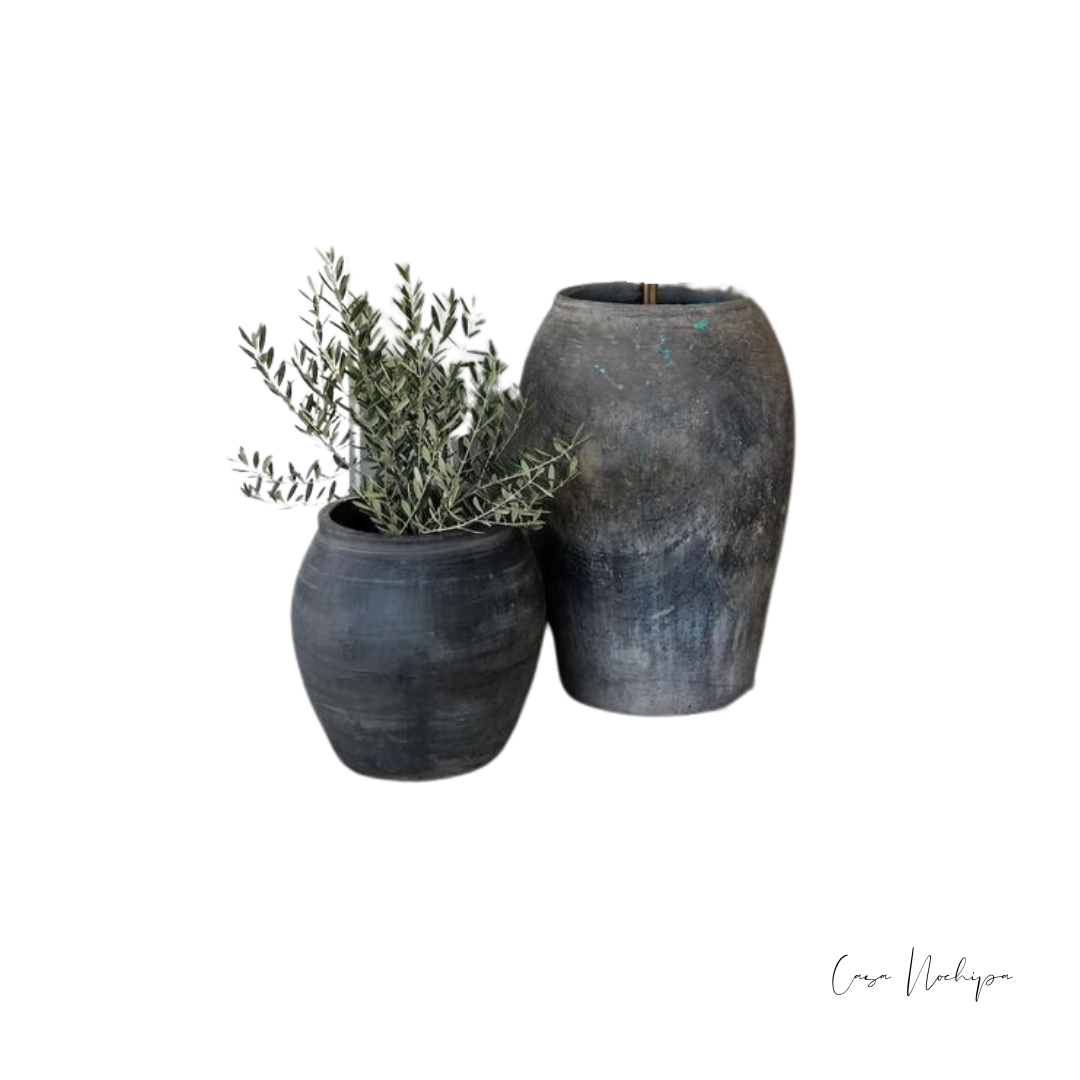 Conjunto de jarrones de barro envejecido en tonos oscuros, perfectos para decoración bohemia, rústica e industrial.