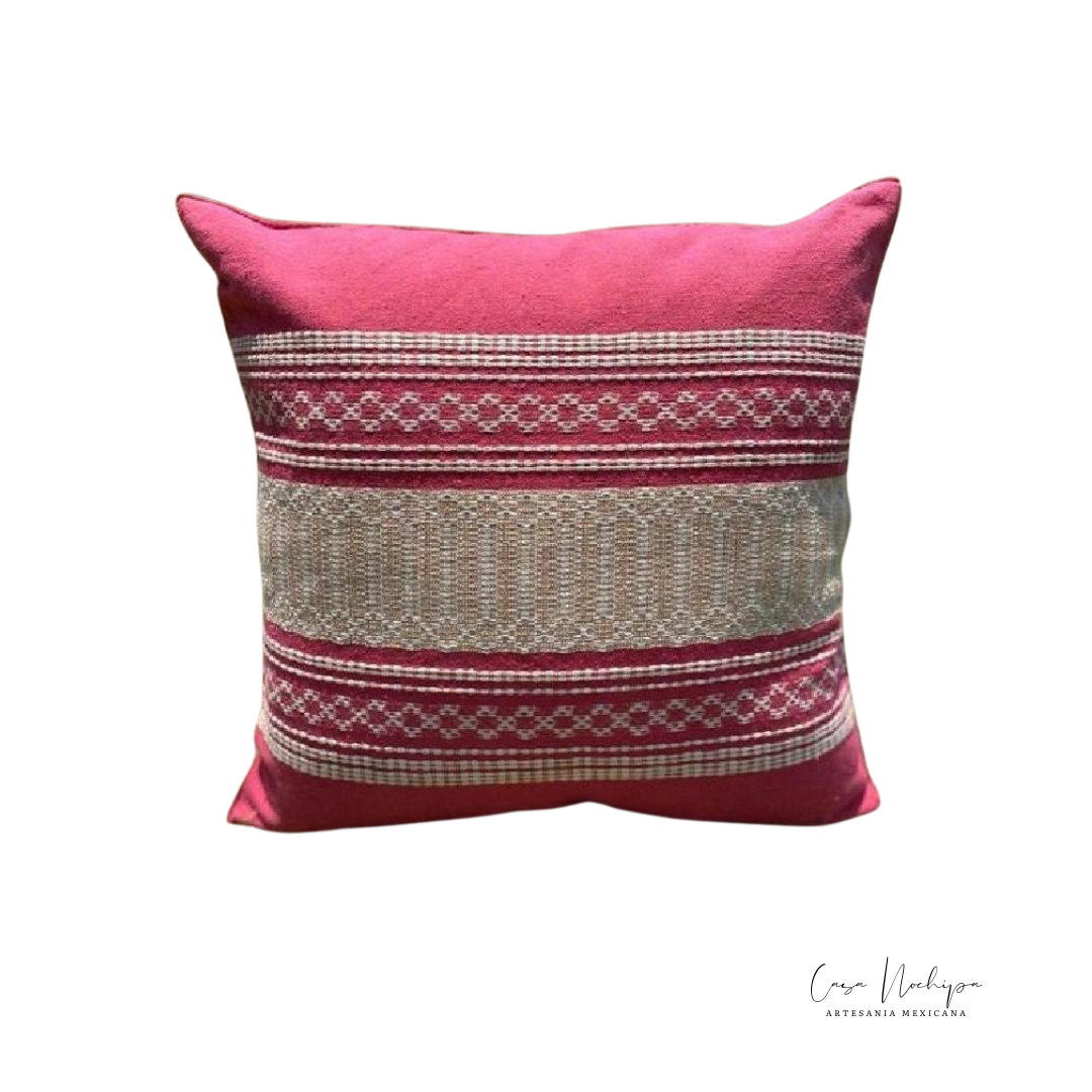 Cojín artesanal rosa de algodón orgánico, tejido en telar de pedal, diseño tradicional de Oaxaca.