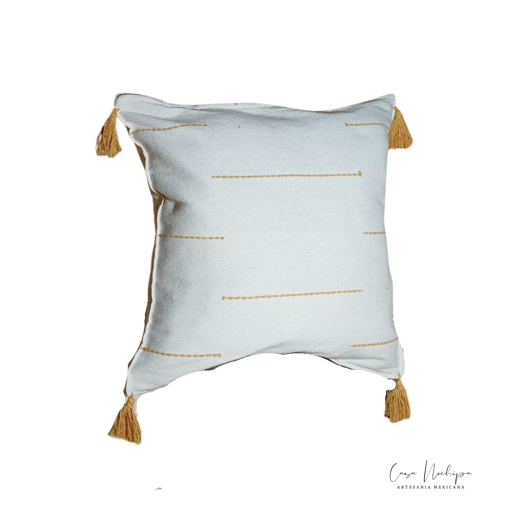 Cojín de algodón artesanal de 45x45 cm, tejido en telar de pedal en Oaxaca con acabados tradicionales.