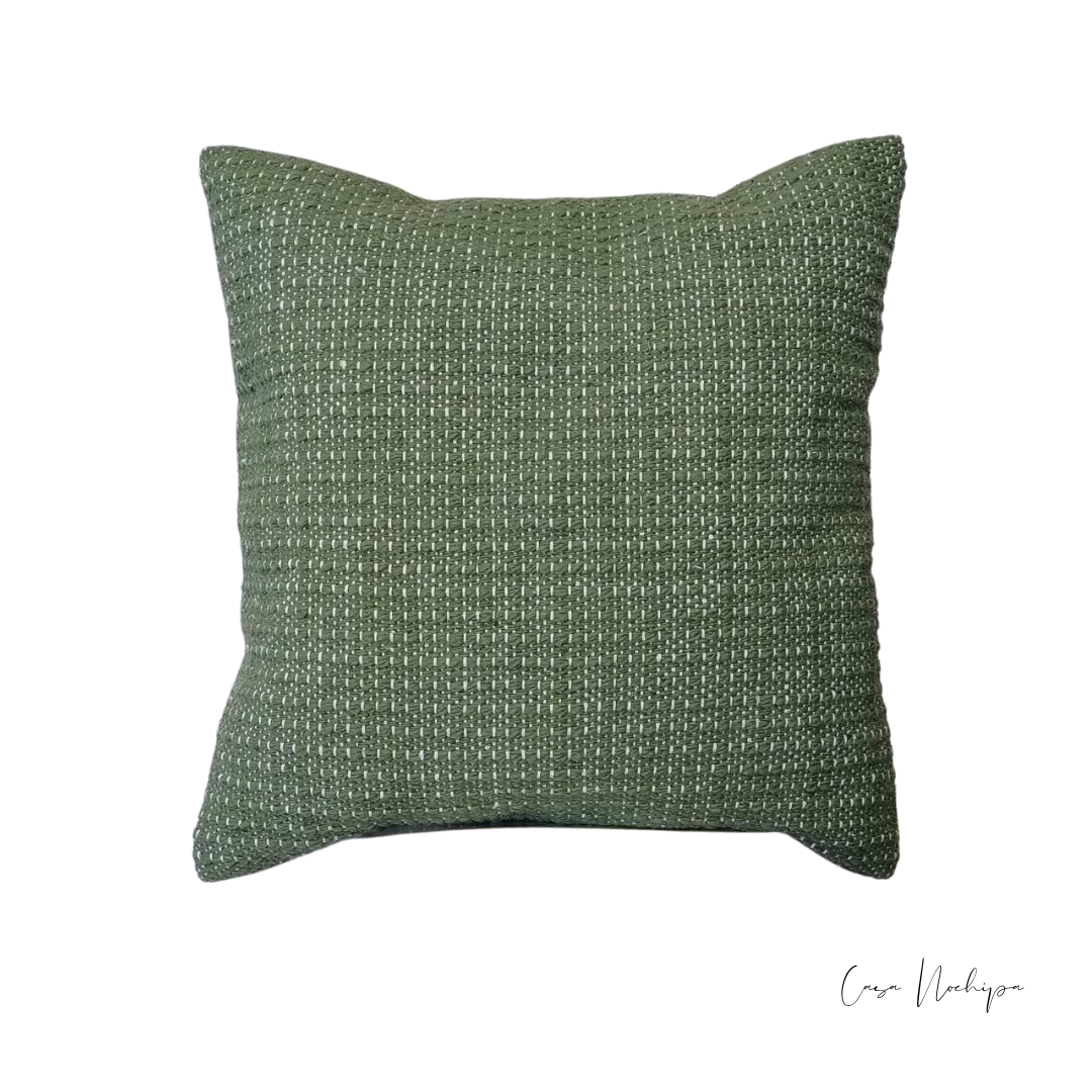 Cojín 50x50 cm de lana verde olivo tejido artesanalmente