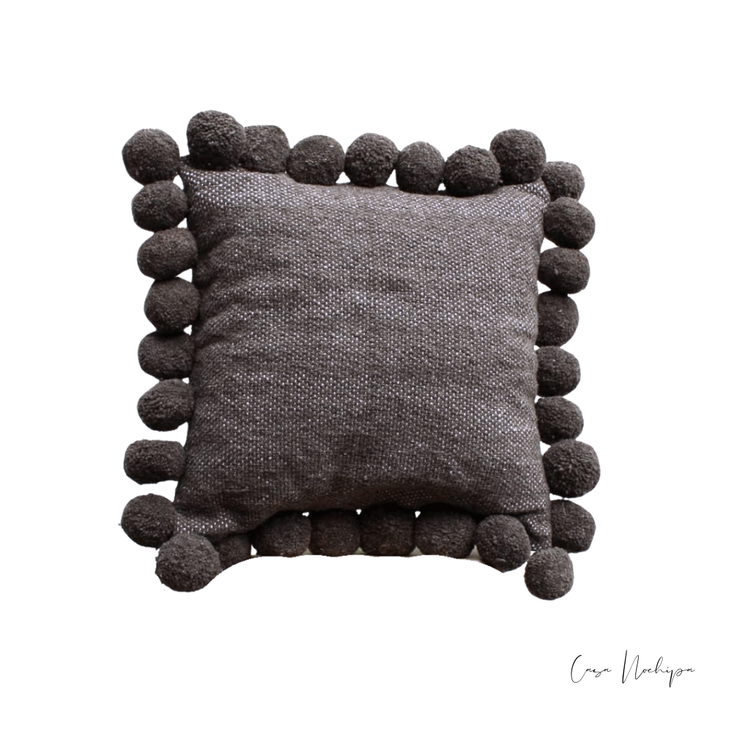 Cojín de algodón, con diseño artesanal único de Oaxaca.