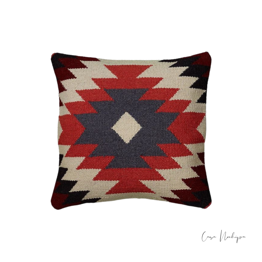 Cojín de lana geométrico rojo artesanal