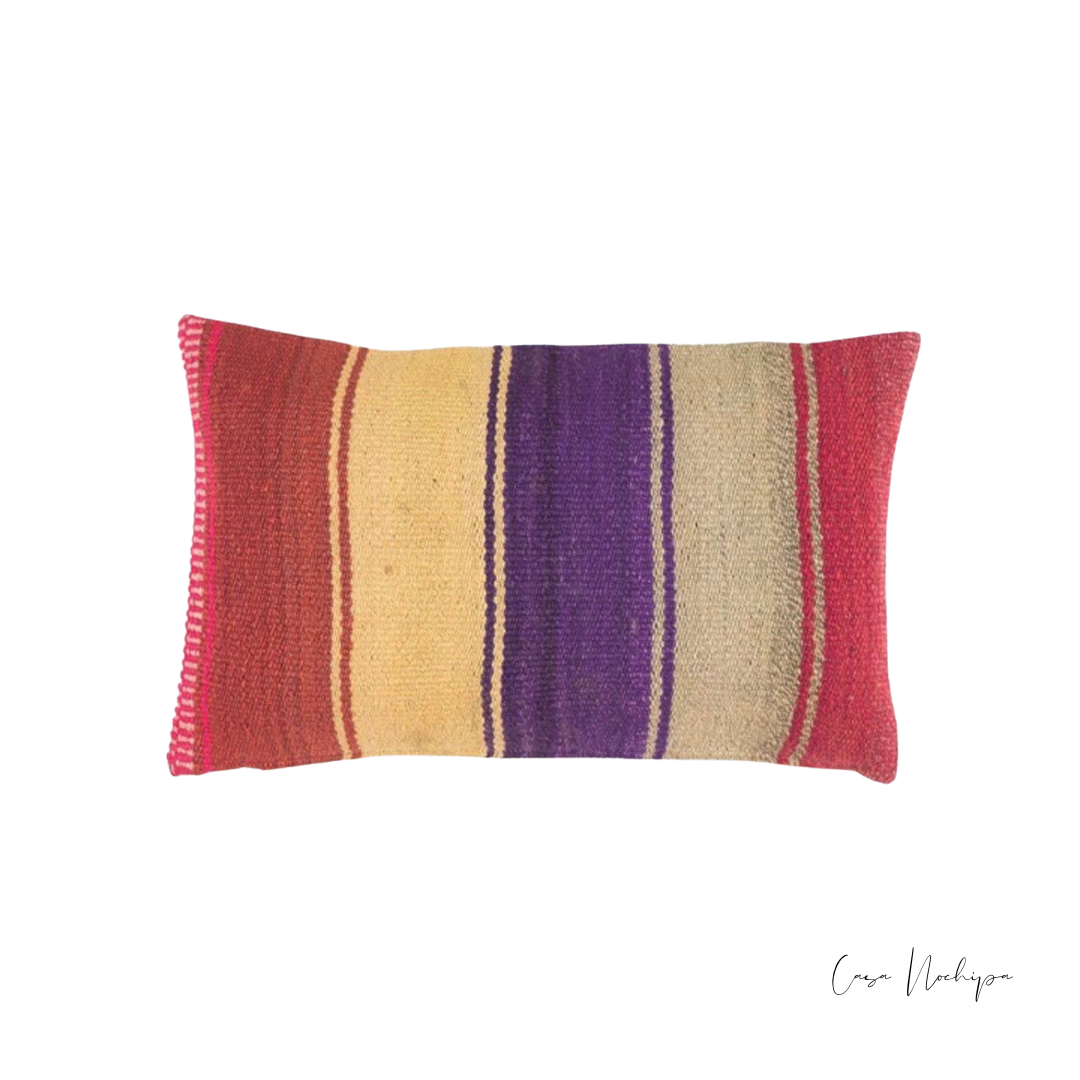 Cojín lumbar de lana multicolor tejido en telar de pedal artesanal en Oaxaca