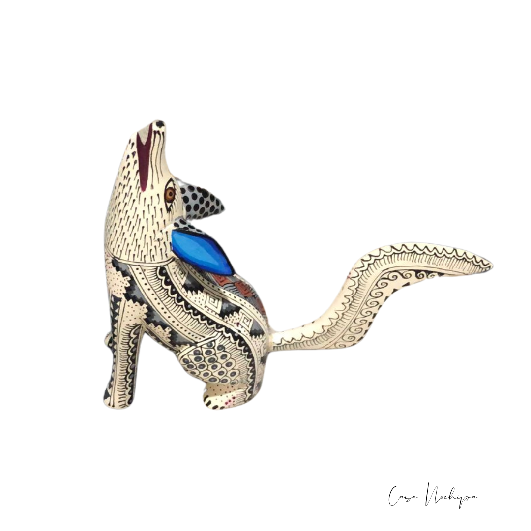 Alebrije Coyote Blanco - Pieza Única de Artesanía Mexicana - Casa Nochipa