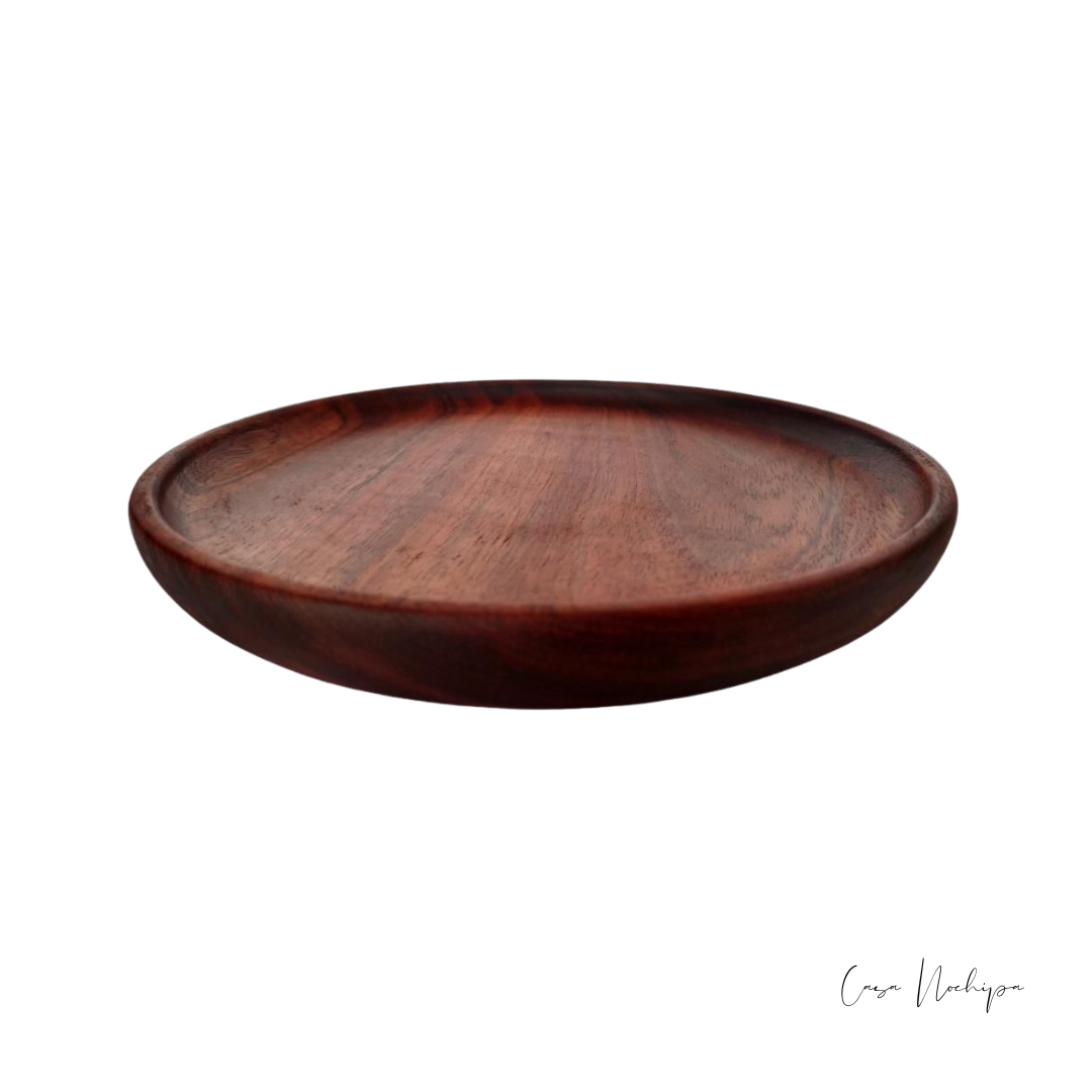 Plato para servir de madera de tzalam, hecho a mano. Disponible en varios tamaños. Ideal para presentación de alimentos o decoración.