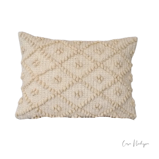 Cojín decorativo 50x50 cm tejido en lana con patrón de líneas diagonales en relieve
