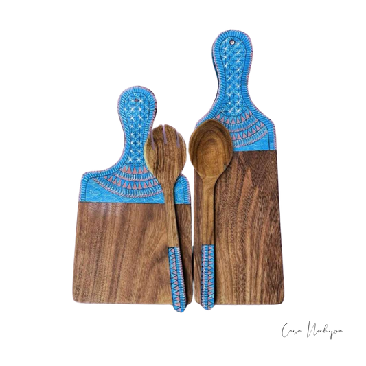 Tabla de madera de parota decorada con técnica alebrije